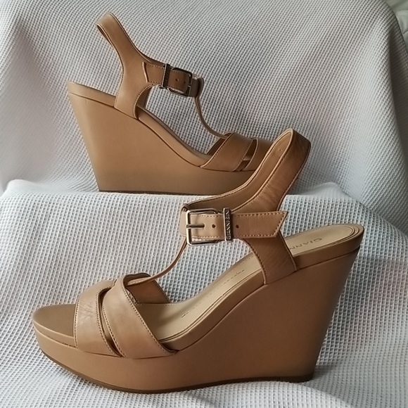 Gianni Bini Shoes - Gianni Bini Platform Sandals